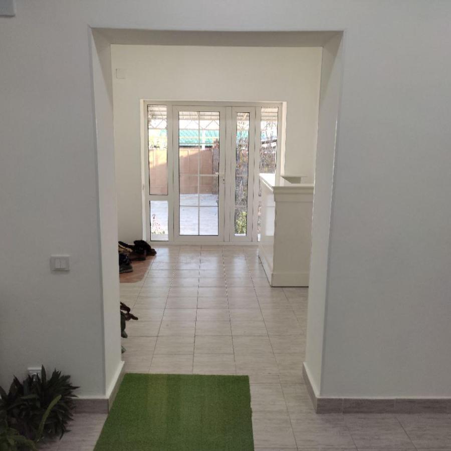 Abs Guest House Ош Экстерьер фото